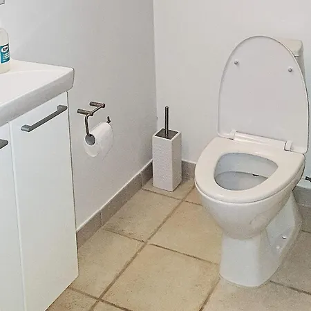 4 Person In